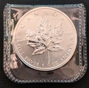 1 oz silver Canadian 5 dollars 2011